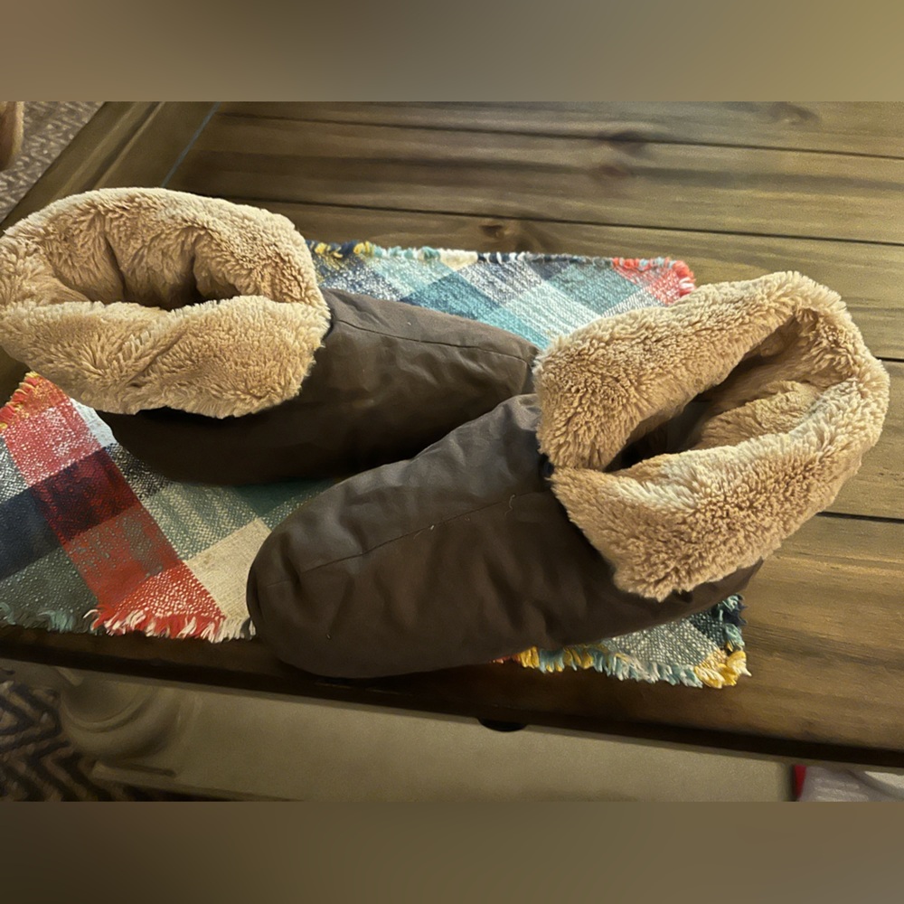 Restoration hardware unisex down slippers.